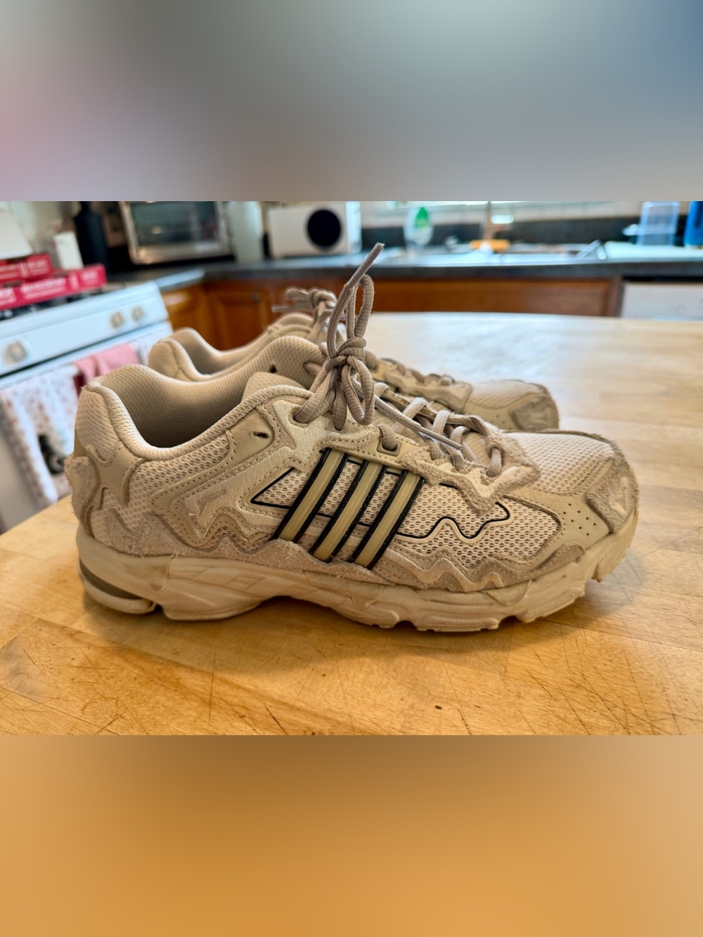 Adidas Response CL Bad Bunny Wonder White